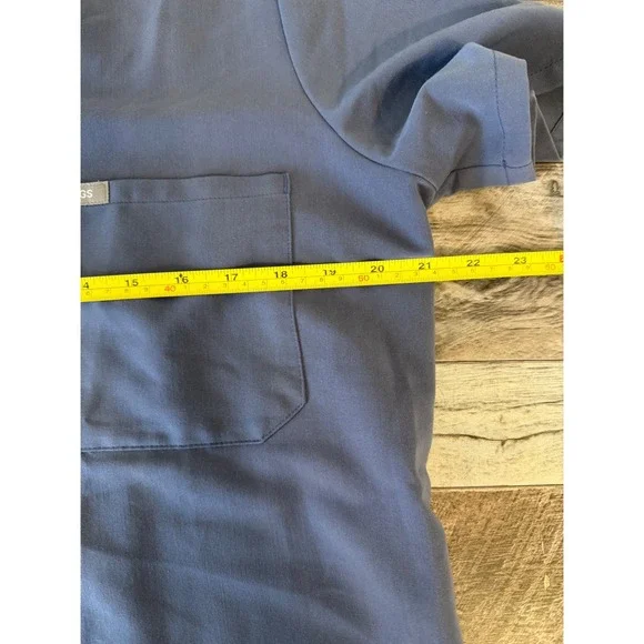 FIGS Technical Collection Scrub‎ Top V-Neck Short Sleeve Blue Gray Large Nurse - Picture 3 of 5